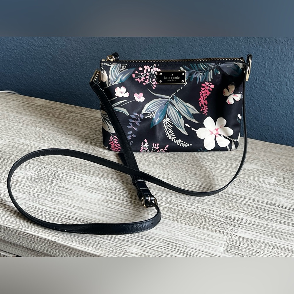 ♠️Kate Spade♠️ Wilson Road Floral Crossbody Bag